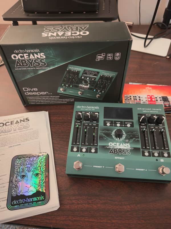 Electro-Harmonix Oceans Abyss Advanced Reverb Laboratory 2025 - Present - Teal
