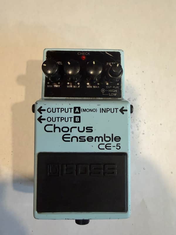 Boss CE-5 Chorus Ensemble (Blue or Pink Label) | Reverb