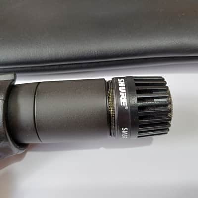 Shure SM57 Cardioid Dynamic Microphone - with zip case and mic clip image 2