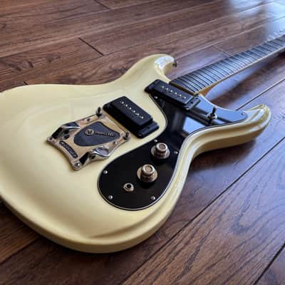 Mosrite Japan The Ventures Electric Guitar White MIJ image 4