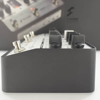 Two Notes ReVolt Guitar 2023 Silver / Black image 4