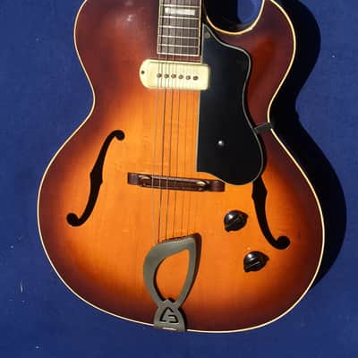 Guild Capri CE100 1956 Cherry Sunburst image 3