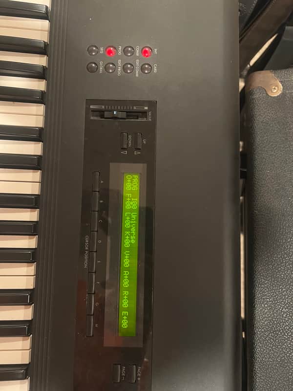 Immagine Korg M1 61-Key Synth Music Workstation 1990s - Black - 1
