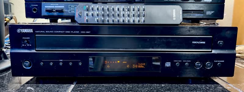 Yamaha Natural Sound CDC-697 5-CD Changer with Remote; Tested SEE VIDEO