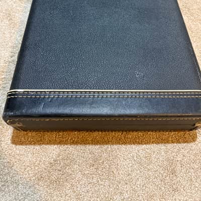 VINTAGE FENDER BASS 1965 to 1970 NO TAIL LOGO BLACK TOLEX CASE CLEAN! image 4