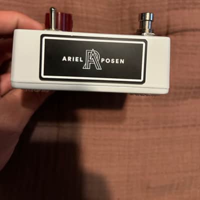 Hudson Electronics Broadcast-AP Ariel Posen Signature 2019 - Present - White image 5