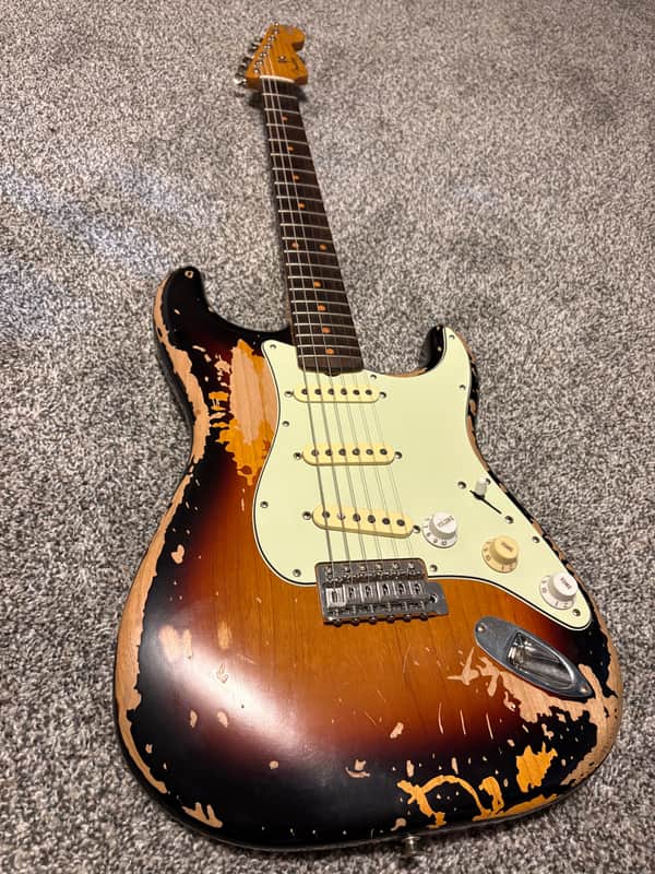 Fender Mike McCready Signature Stratocaster 2023 - Present - 3-Color Sunburst Relic image 1