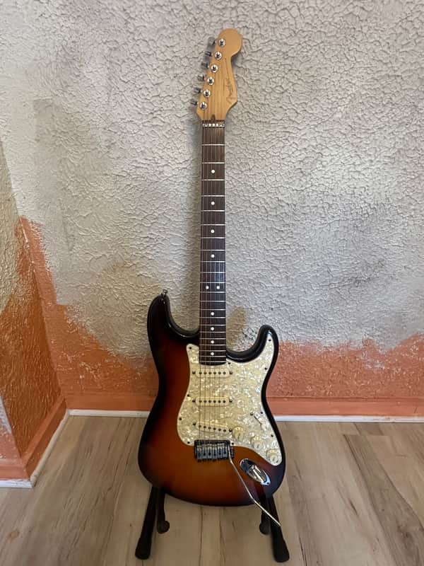 Fender Stratocaster Plus Deluxe 1997 - Sunburst image 1