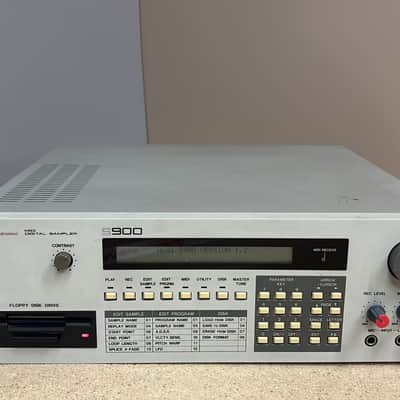 AKAI Professional S900 Sampler Rack image 1