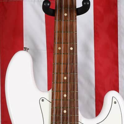 Fender Player Jazz Bass with Pau Ferro Fretboard - Polar White image 4