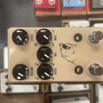 JHS KODIAK Tremelo Effects Pedal NEW AVG image 2
