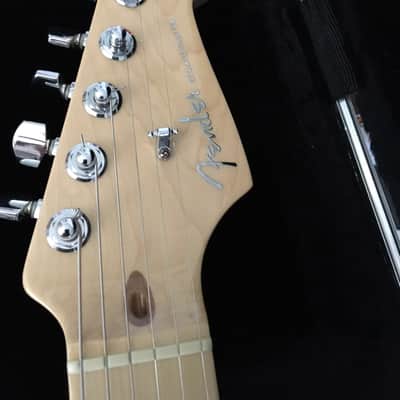 Fender American Deluxe Stratocaster 2006 60th Anniversary Aged Cherry Burst image 5