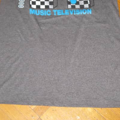 new with hang-tag A+ MTV Checkerboard Logo size Medium (M) Men's Short Sleeve T Shirt, Charcoal Heather Gray, 60% Cotton, 40% Polyester - retro 1980s MTV graphic: checkered black & white with turquoise (style # MTVN0077) image 8