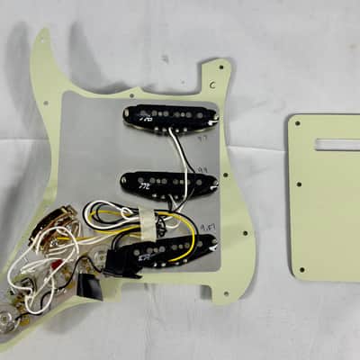 Fender Stratocaster Noiseless Loaded Pickguard Single Coil Pickups 2000’s - Mint Green Pickguard image 3