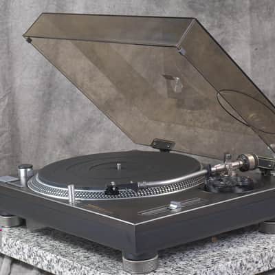 Technics SL-1200MK4 Black direct drive turntable in Very Good Condition image 3