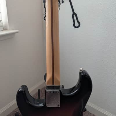 Fender Highway One Stratocaster with Maple Fretboard 2006 - 2011 - 3-Color Sunburst image 6