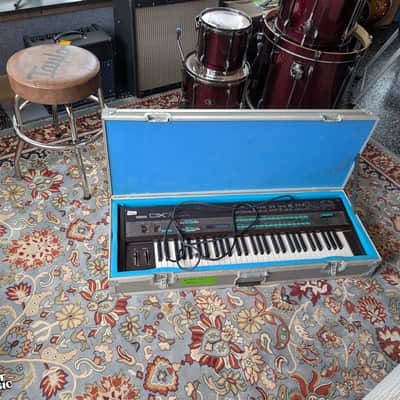 Yamaha DX-7 with w/Cartridge and Calzone Flight Case - Used image 4