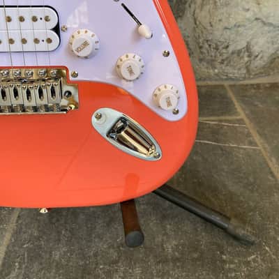 Squier Sonic Strat HSS TCoral image 4