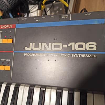 Roland Juno-106 61-Key Programmable Polyphonic Synthesizer Bild 2