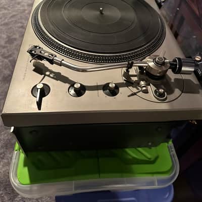 Technics SL-1300 Direct Drive Automatic Player System Turntable 1974 - 1978 - Silver image 2