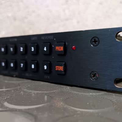 Alesis Midiverb II 16-Bit Digital Effects Processor 1990s - Black image 4