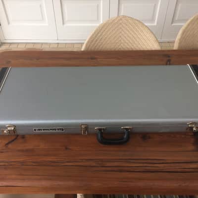 Rickenbacker 350-12V63 Jetglo Lefty image 11
