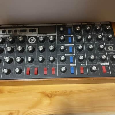 Moog Minimoog Voyager RME + wood handle