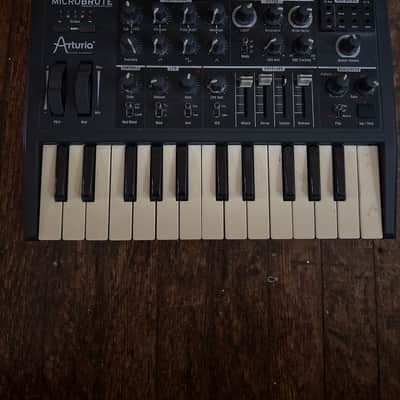 Arturia Microbrute SE 25-Key Synthesizer
