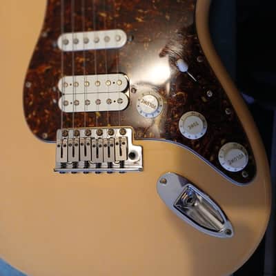 Fender Deluxe Power Stratocaster 2006 - Honey Blonde image 12