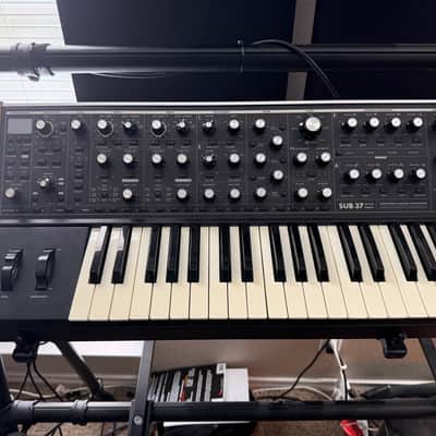 Moog Subsequent 37 Analog Synth with COVER