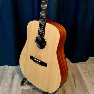 Larrivee Dreadnought - Natural Satin - USA all Solid - Excellent Condition - HSC image 4