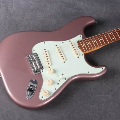 Fender Vintera Modified 60s Stratocaster - Burgundy Mist - 2nd Hand image 11