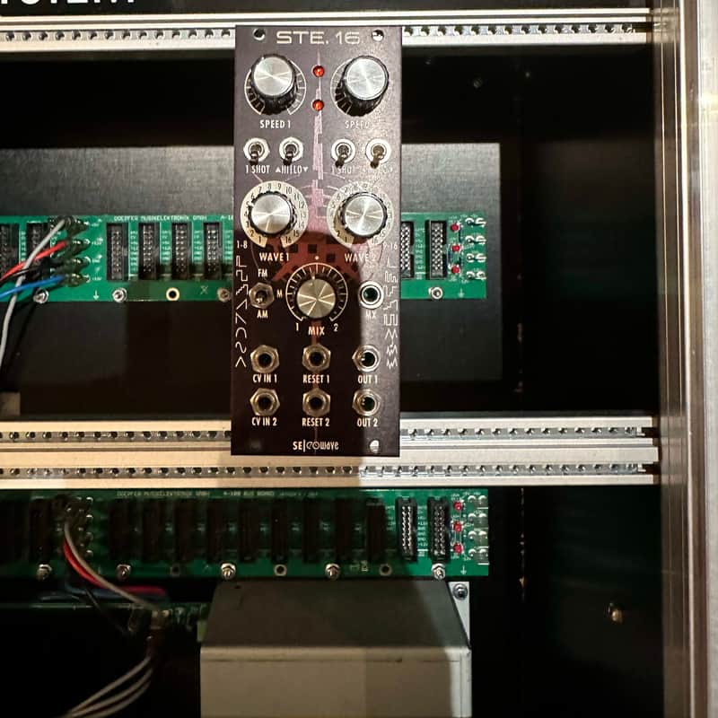 2016+ Studio Electronics Boomstar STE.16 Dual LFO Black