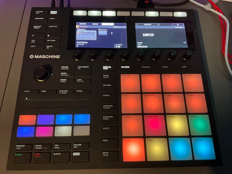 Native Instruments Maschine MK3 Production & Performance System – Excellent Condition image 1