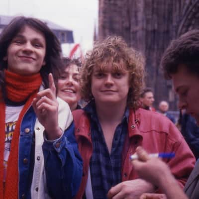 Def Leppard Autograph 1988 (Steve Clark, Joe Elliott...) + Phil Collen’s Guitar Pick 1988 image 7