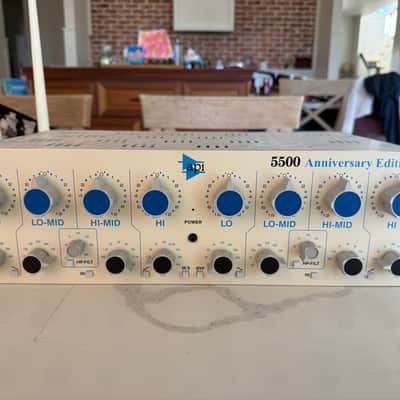 API 5500 Anniversary Edition 2024 - White image 2