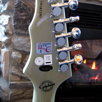 Epiphone Limited Edition Wilshire Pro, TV Silver Custom Shop (Rare) in Hard Case image 9