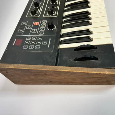 AS-IS* Sequential Prophet 600 61-Key 6-Voice Polyphonic Synthesizer 1982 - 1985 - Black with Wood Sides PROJECT image 5