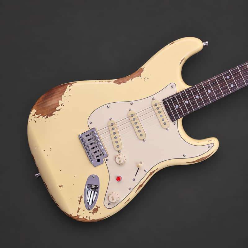 Dhatarattha SSS Strat-Style – Aged Cream Nitro Relic