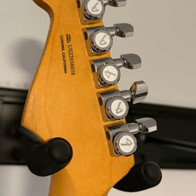 Fender Fender American Ultra Stratocaster – Mocha Burst (Maple Fingerboard) 2020’s - Mocha image 4