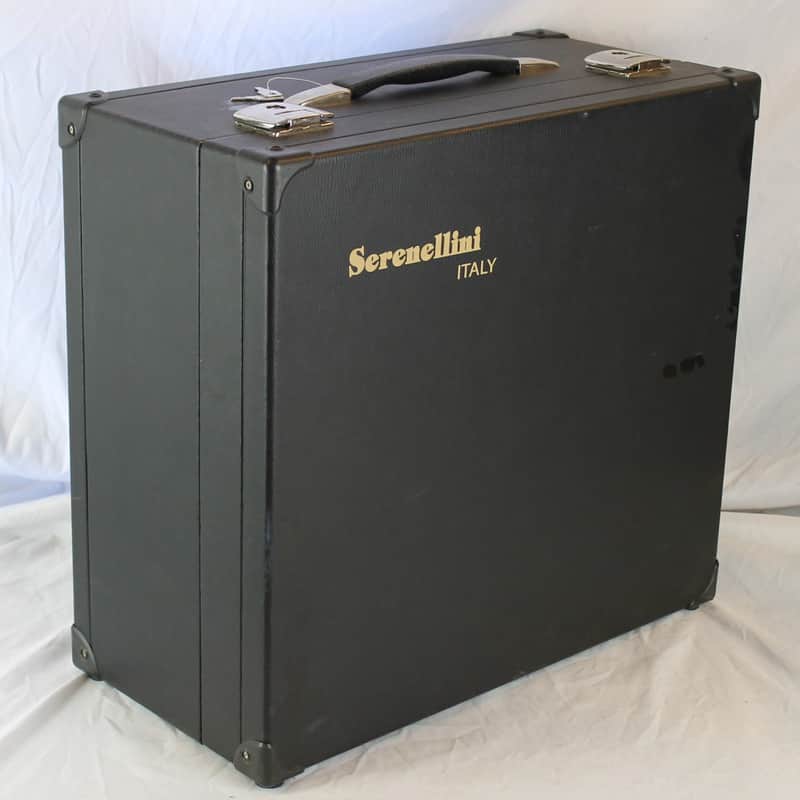 Black Serenellini Accordion Hard Case 17.50" x 16" x 9.25" (44.50cm x 40.5cm x 23.50cm)
