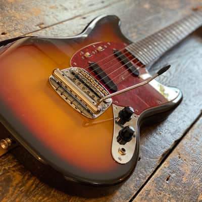 Fender 1969 Reissue Mustang Three Tone Sunburst MIJ Japan 2002 w/ Hardcase image 3