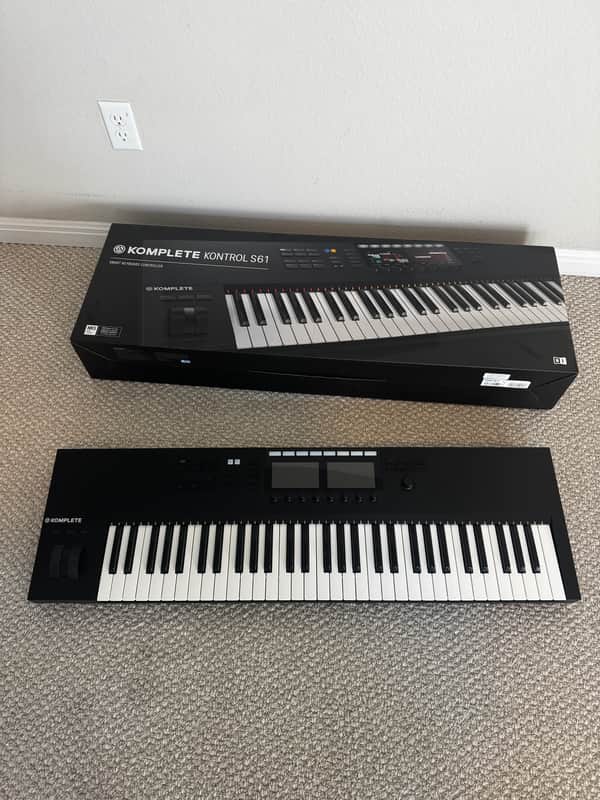Native Instruments Komplete Kontrol S61 Mk2 2010s - Black