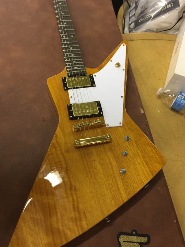 Gibson (Chinese) Explorer image 1
