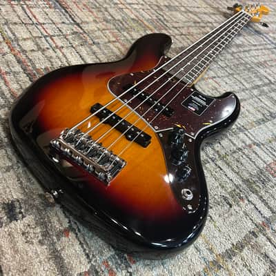 Fender American Professional II Jazz Bass V with Rosewood Fretboard 2020 - Present - 3-Color Sunburst image 2