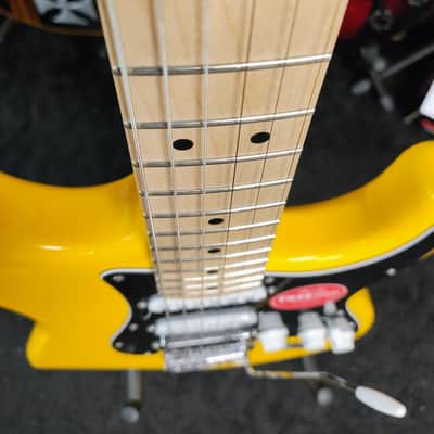 Squier - Affinity Stratocaster - Graffiti Yellow image 6