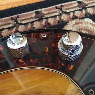 G&L Lefty SB-2 Bass 1995 3 Tone Sunburst image 5