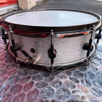 Spaun 5x14 Custom Maple Snare Drum – Silver Sparkle, Black Nickel Hardware, USA Made image 4