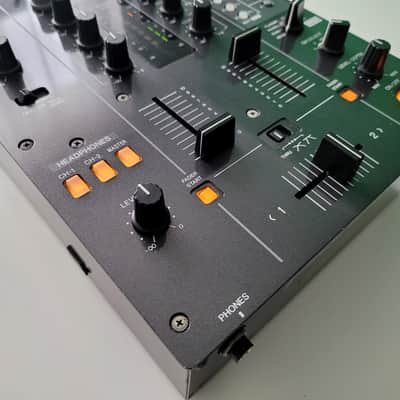 Pioneer DJ DJM-400 Professional DJ Mixer with On-board Effects & Looper image 3