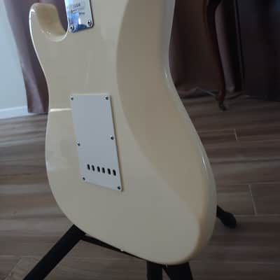 Fender JV Modified '60s Stratocaster 2022 - 2024 - Olympic White image 7